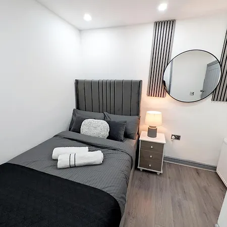 Modern Family Friendly 4bd House