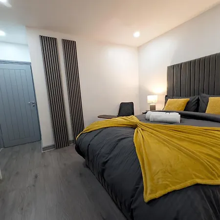Modern Family Friendly 4bd House