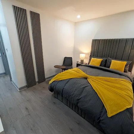 Modern Family Friendly 4bd House