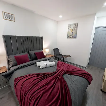 Modern Family Friendly 4bd House