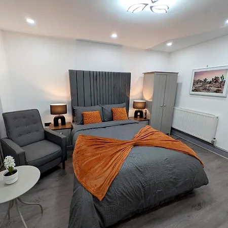 Modern Family Friendly 4bd House