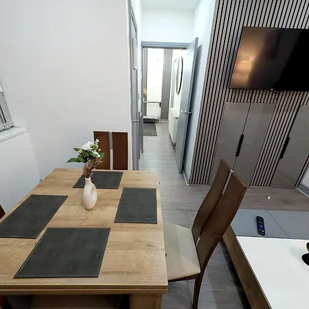 Apartment Modern Family Friendly 4bd House