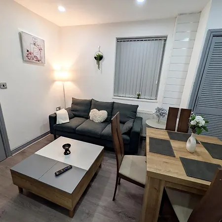 Modern Family Friendly 4bd House Apartment Bradford (West Yorkshire)