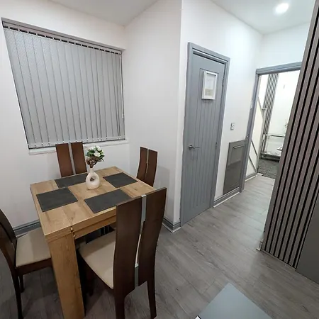 Modern Family Friendly 4bd House *