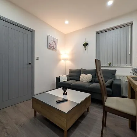 Modern Family Friendly 4bd House Bradford (West Yorkshire)