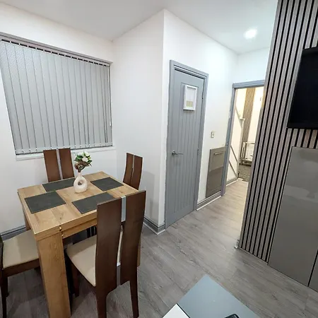Apartment Modern Family Friendly 4bd House Bradford (West Yorkshire)