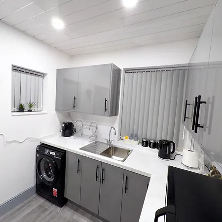 Modern Family Friendly 4bd House